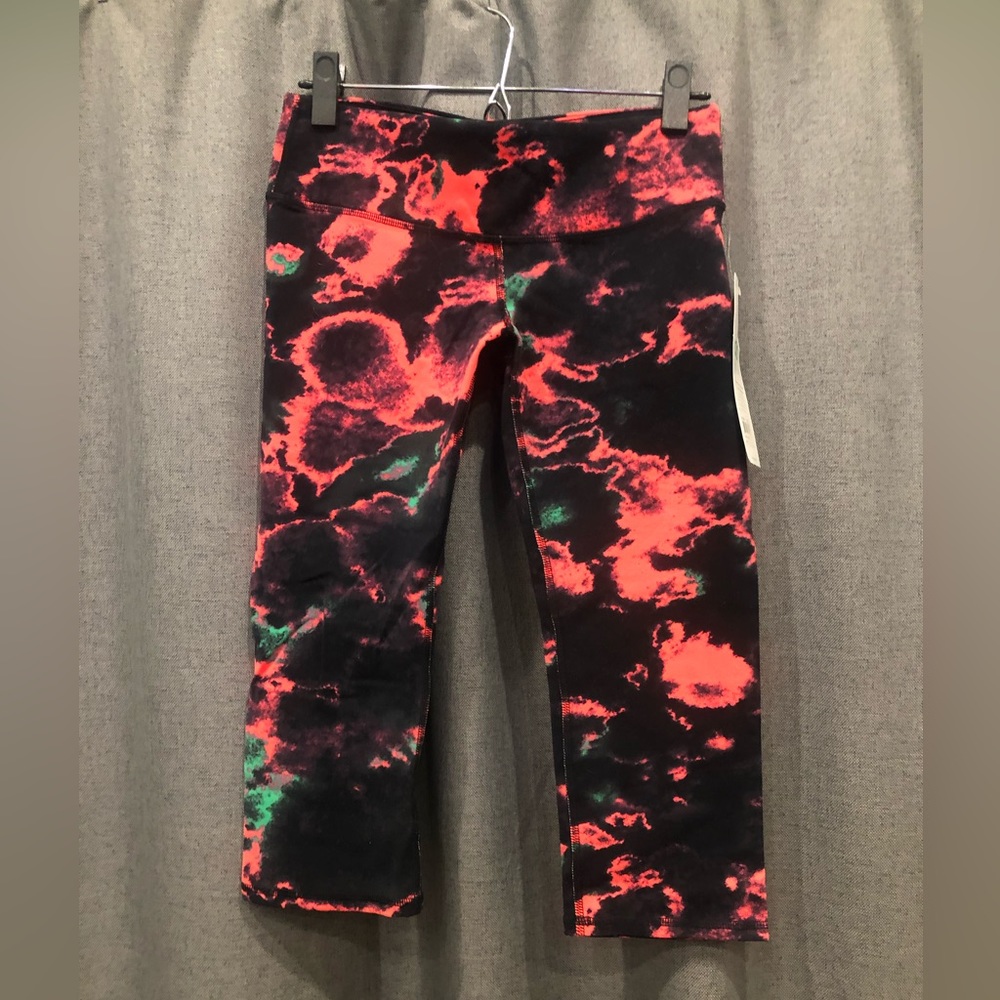 NWT cropped ALO leggings
